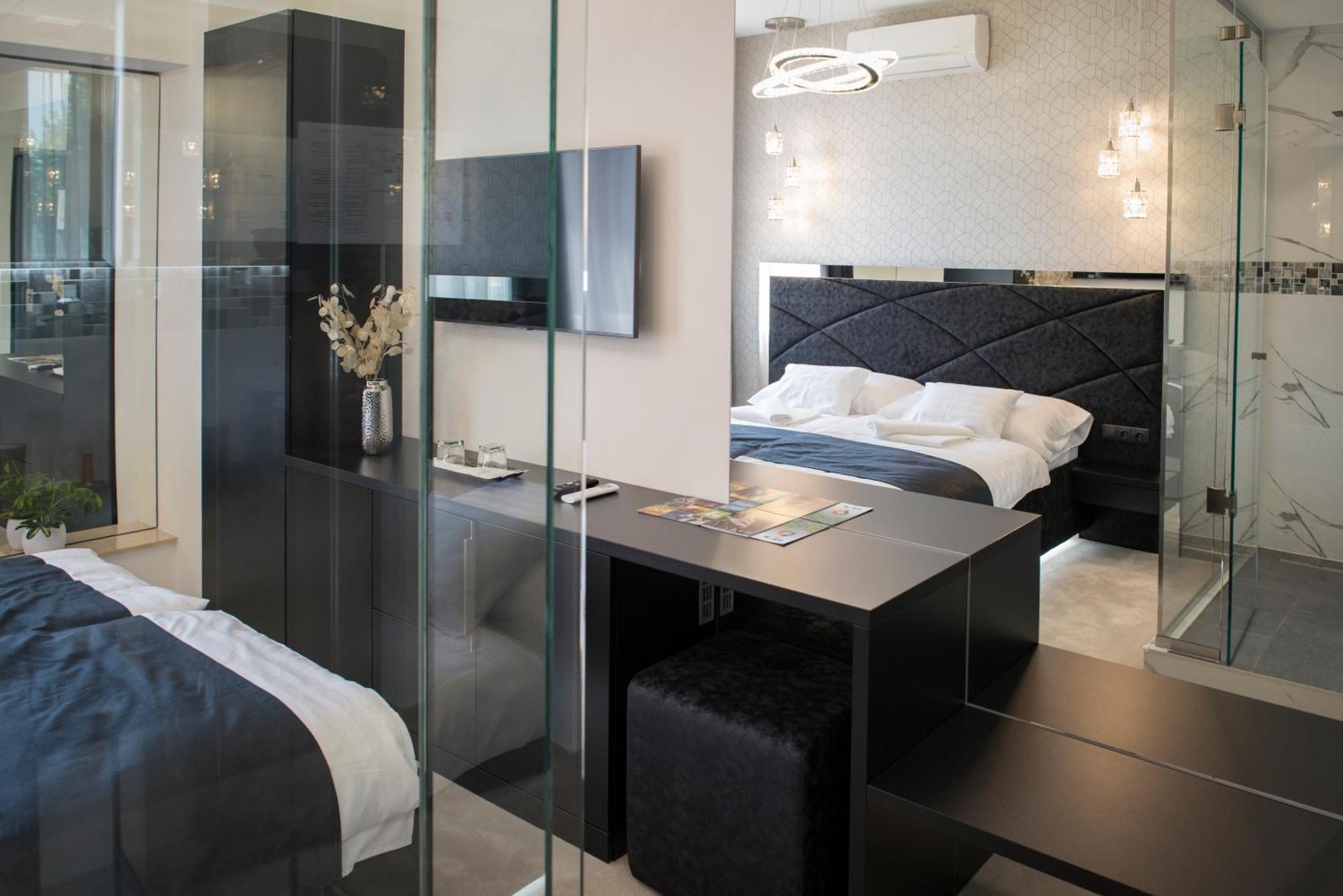 Z Rooms Boutique Zalaegerszeg Bagian luar foto