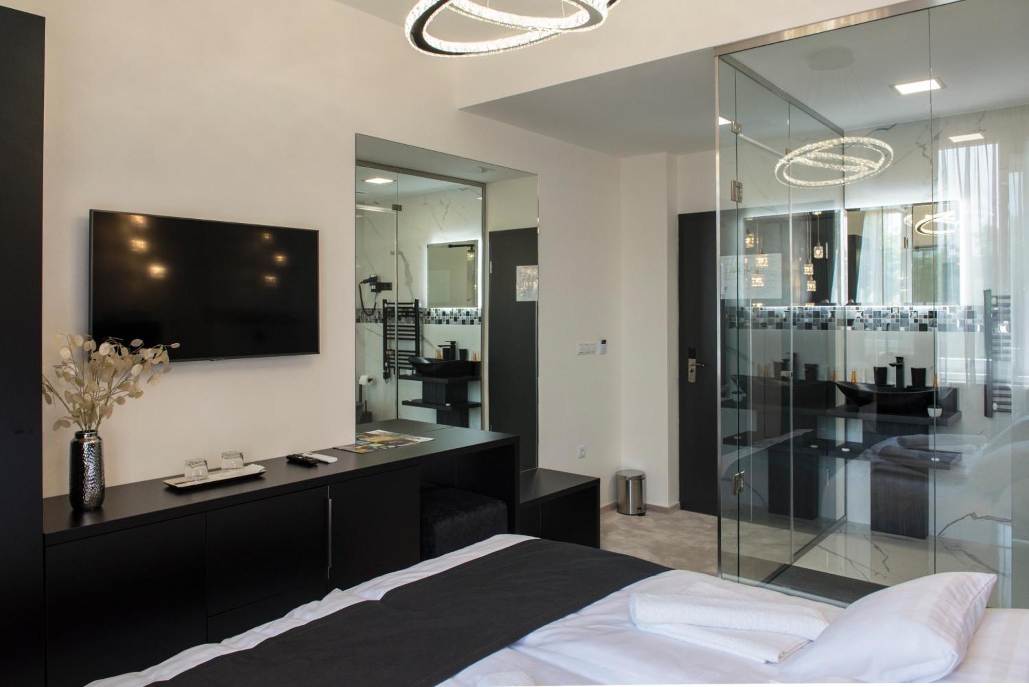 Z Rooms Boutique Zalaegerszeg Bagian luar foto
