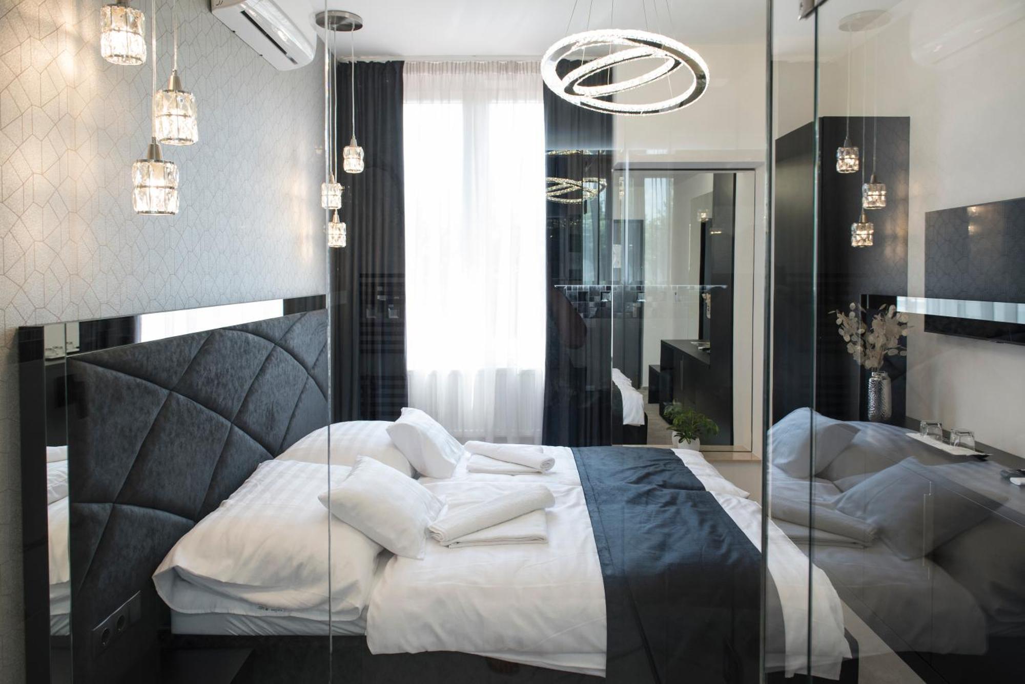 Z Rooms Boutique Zalaegerszeg Bagian luar foto