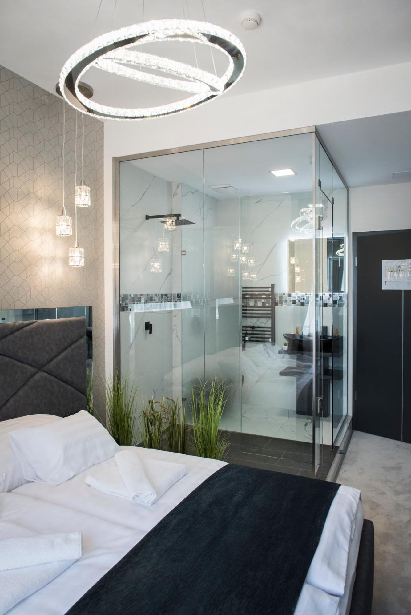 Z Rooms Boutique Zalaegerszeg Bagian luar foto