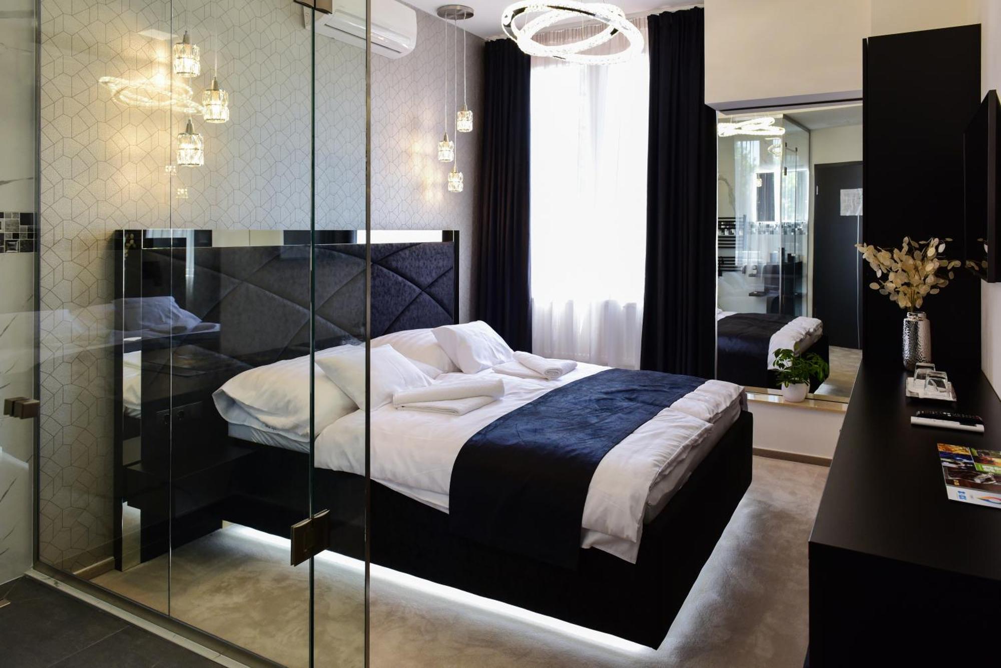 Z Rooms Boutique Zalaegerszeg Bagian luar foto