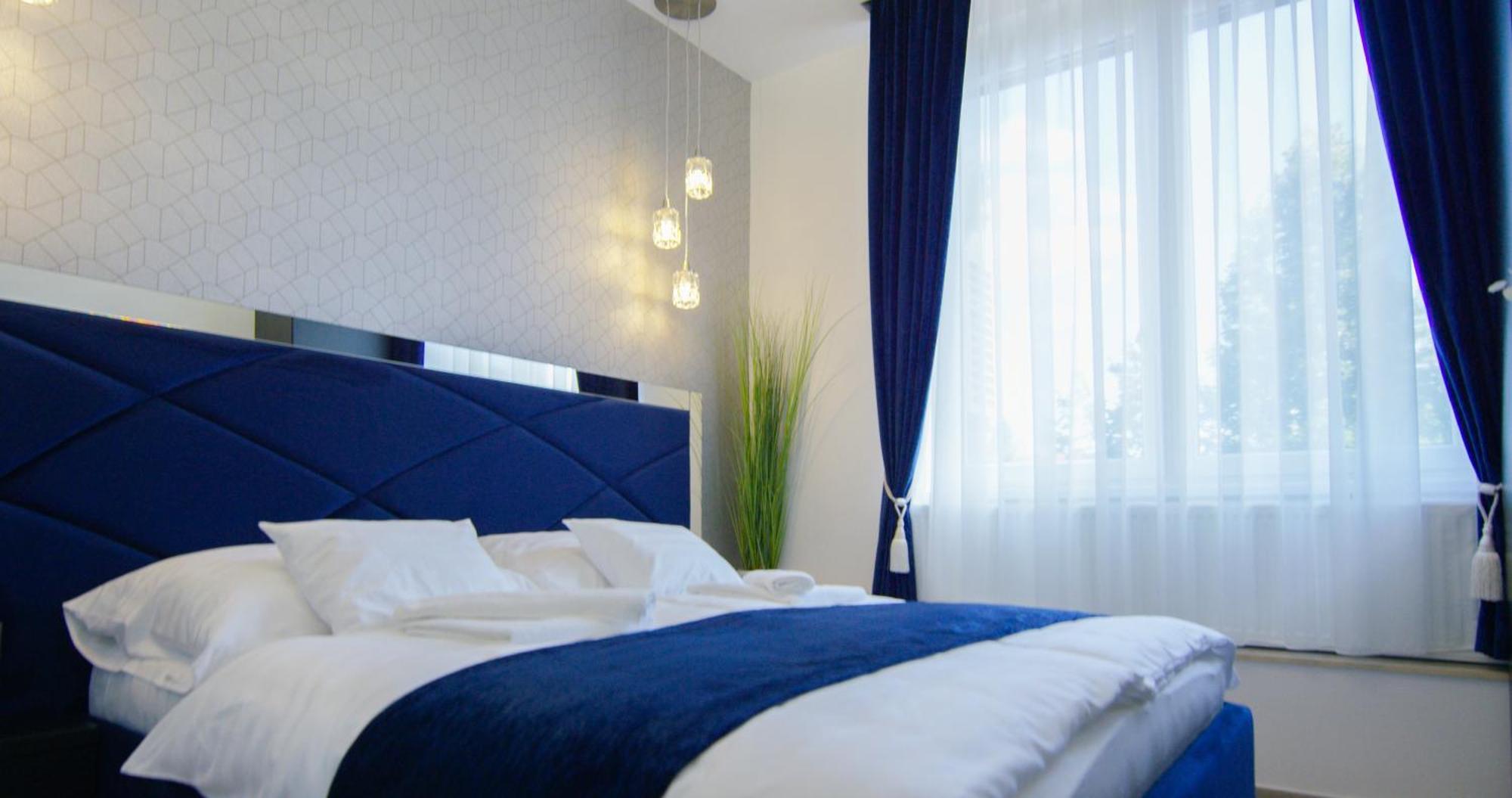 Z Rooms Boutique Zalaegerszeg Bagian luar foto